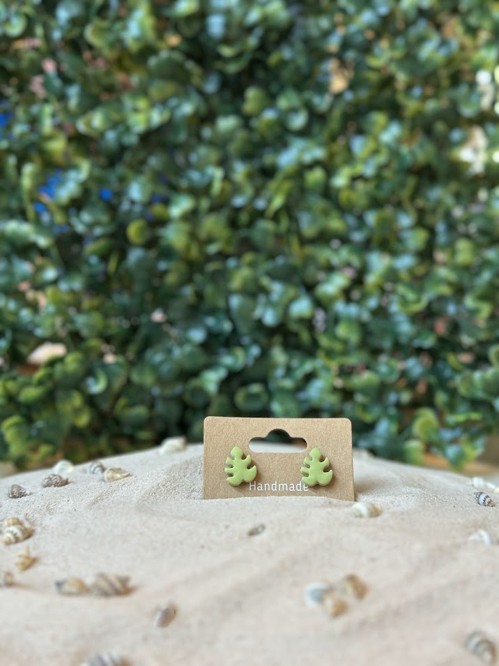Monstera Stud